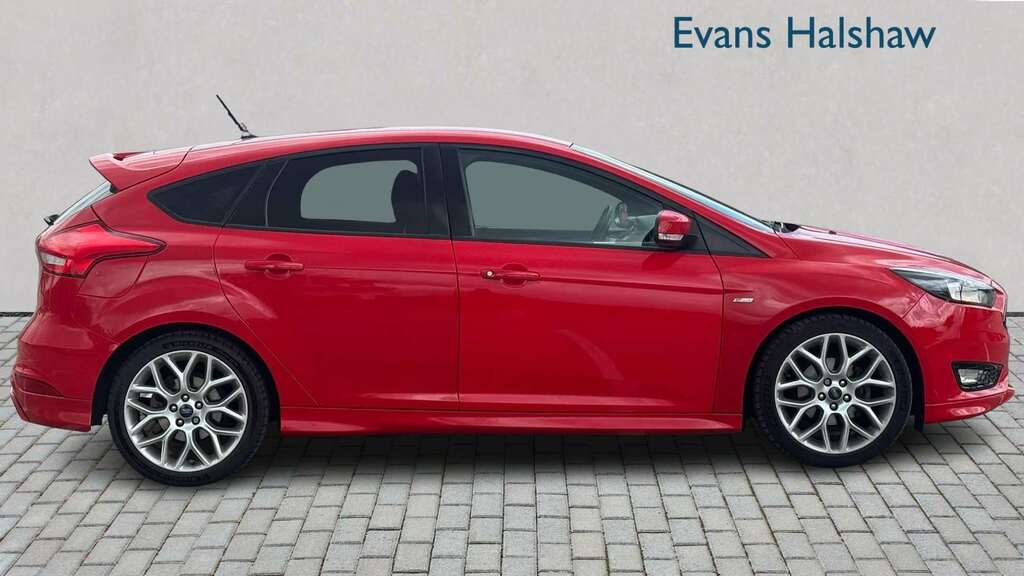 Ford Focus 1.0 Ecoboost 140 St-line Navigation 2018 Red #3