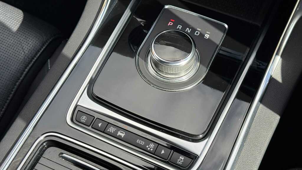 Jaguar XE 2L R-sport Grey #17