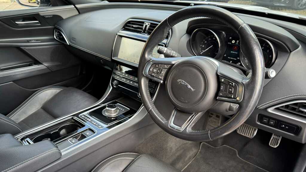 Jaguar XE 2L R-sport Grey #7