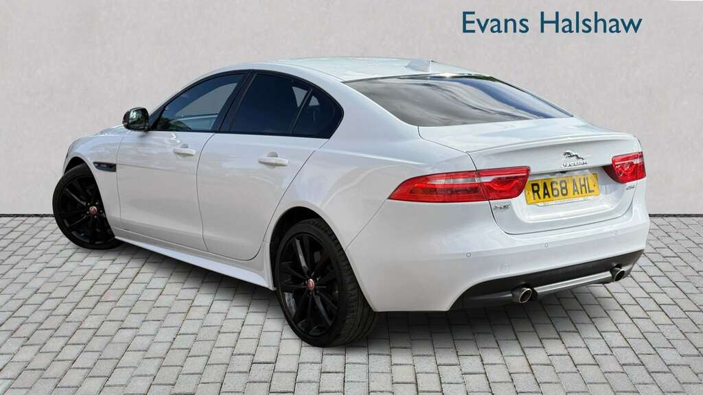 Jaguar XE 2.0 250 Landmark Edition 2018 White