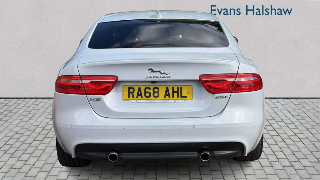 Jaguar XE 2.0 250 Landmark Edition 2018 White #5