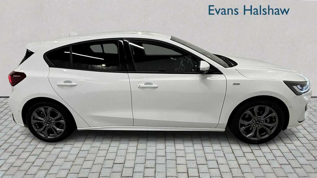 Ford Focus 1.0 Ecoboost Hybrid Mhev St-line 2024 FM24YUT White #2