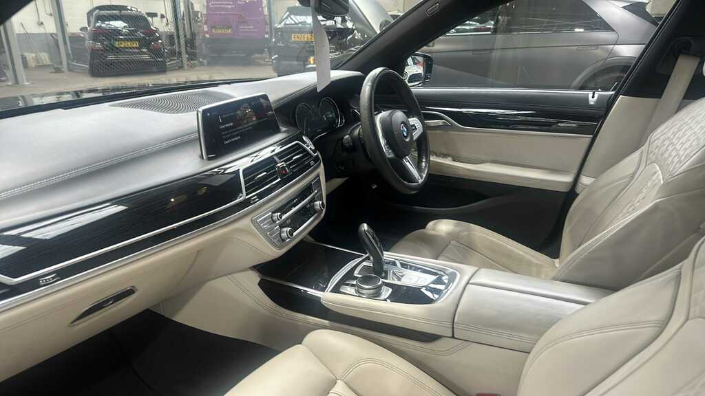 BMW 7 Series M Sport Black #11
