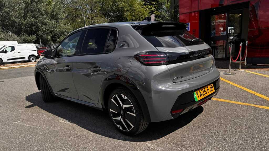 Peugeot e-208 115Kw Gt 51Kwh 2025  #4