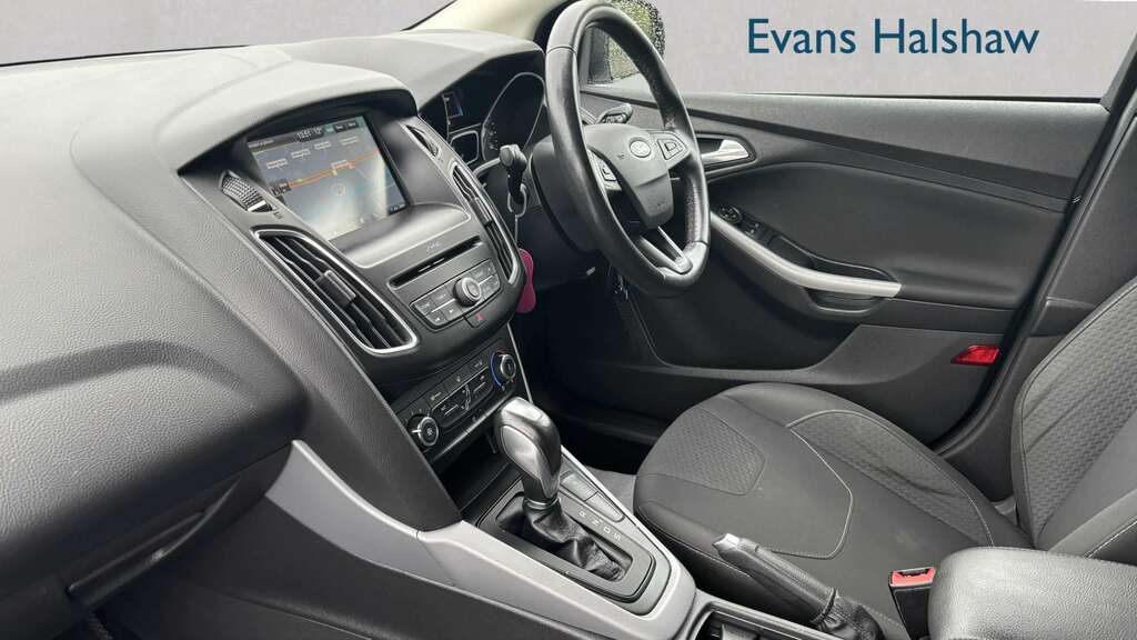 Ford Focus White #8