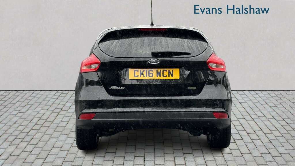 Ford Focus White #11