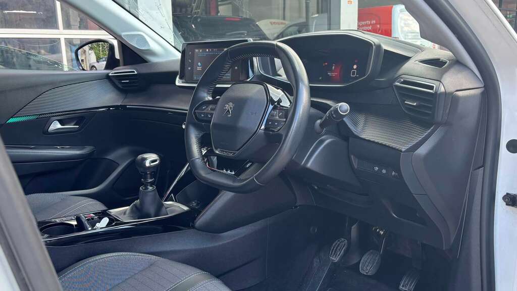 Peugeot 208 1.2 Puretech 100 Allure 2020 White #6