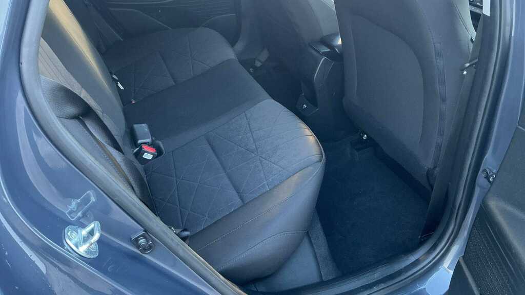 Hyundai Bayon Hatchback Green #16