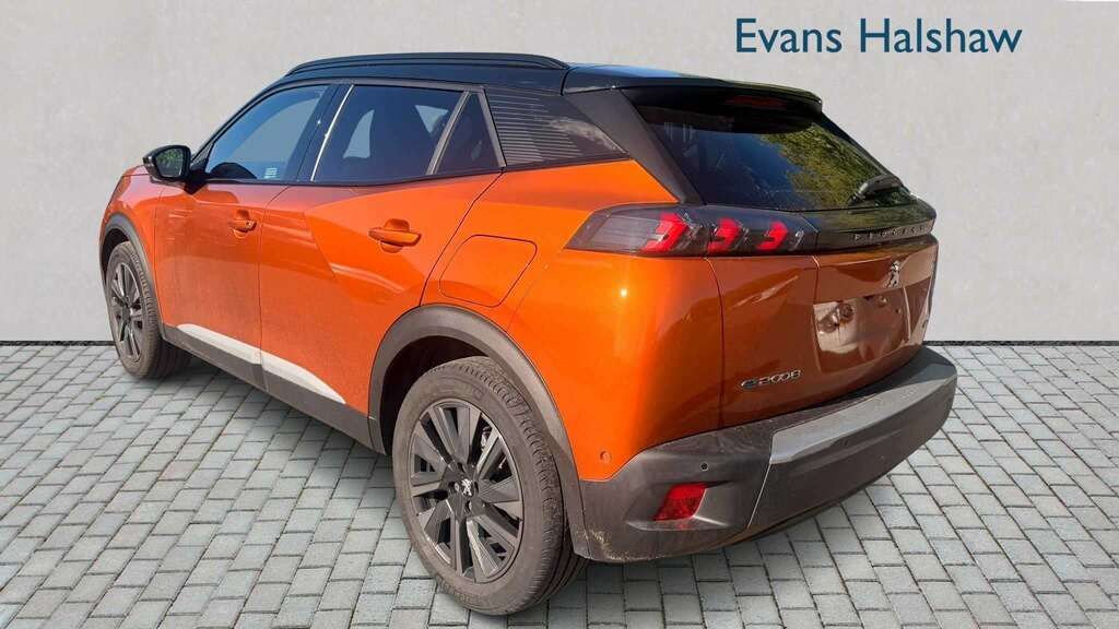 Peugeot e-2008 100Kw Gt Premium 50Kwh 2022 Orange #2