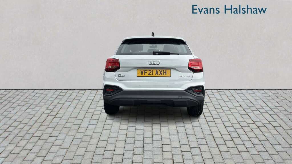 Audi Q2 30 Tfsi Technik 2021 White #5