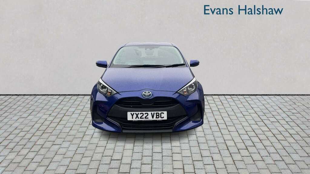 Toyota Yaris 1.5 Hybrid Icon Cvt 2022 YX22VBC Blue #2