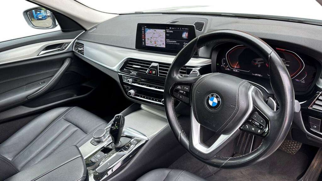 BMW 5 Series 520I Se 2019 White #5