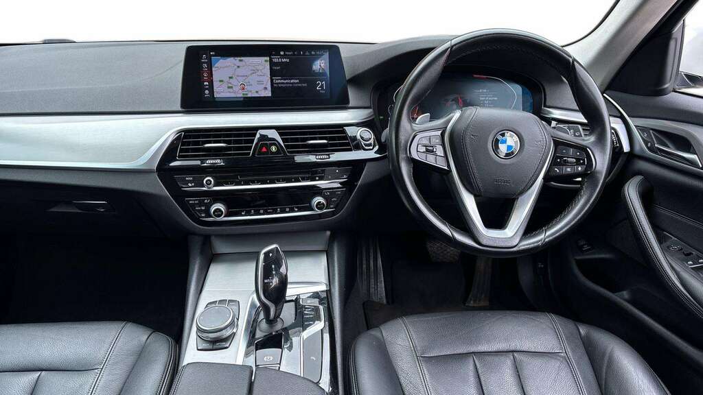 BMW 5 Series 520I Se 2019 White #4