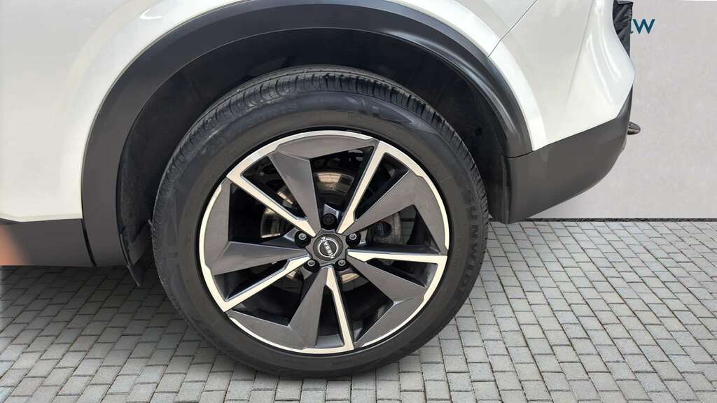 Nissan Qashqai 1.3 Dig-t Mh Tekna 2024 DV73ZPJ White #6
