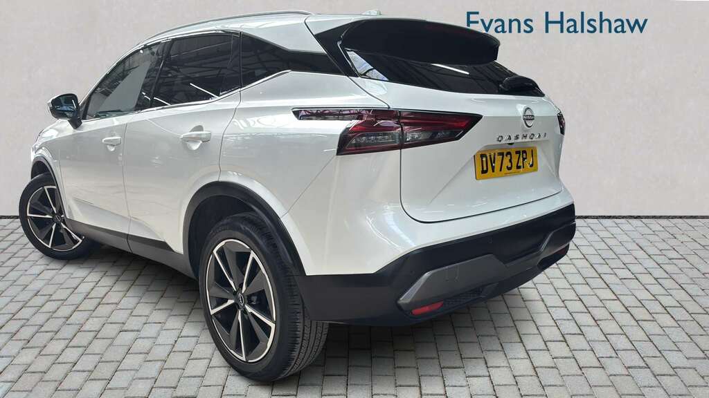 Nissan Qashqai 1.3 Dig-t Mh Tekna 2024 DV73ZPJ White #2
