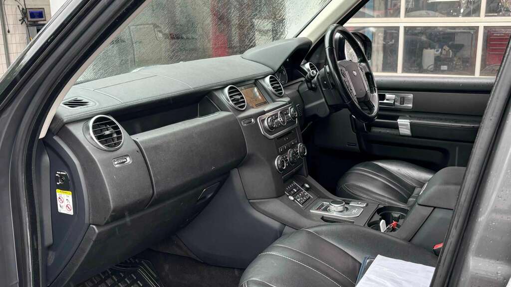 Land Rover Discovery 3.0 Sdv6 Graphite 2016 Grey
