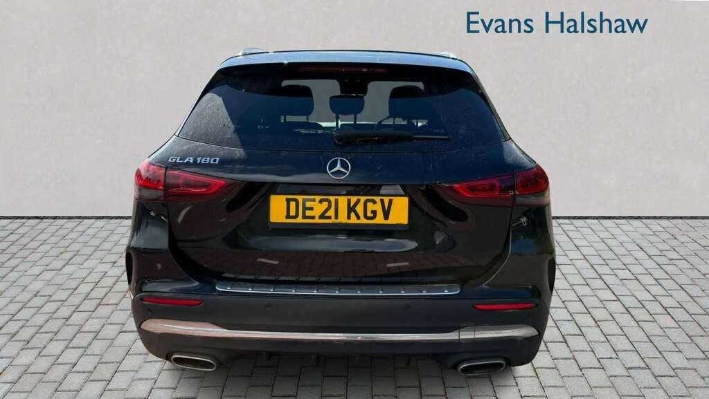 Mercedes-Benz GLA Class 180 Amg Line Premium Plus 2021 DE21KGV Black #3