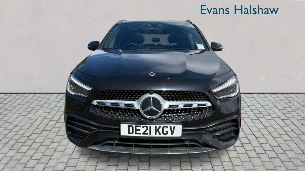 Mercedes-Benz GLA Class 180 Amg Line Premium Plus 2021 DE21KGV Black #6