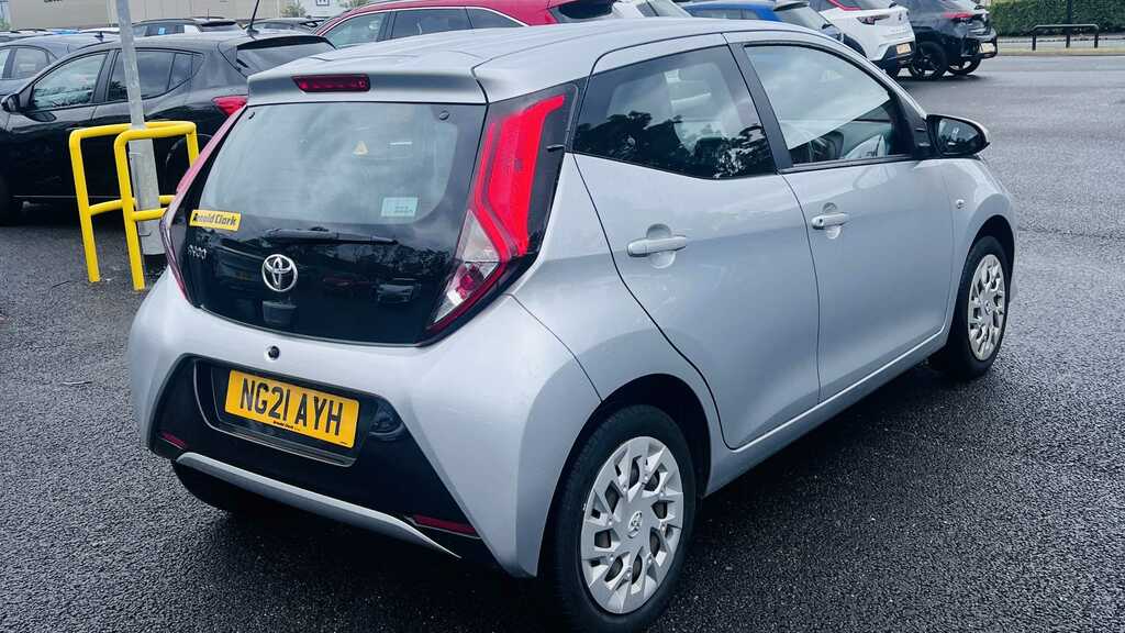 Toyota Aygo 1.0 Vvt-i X-play Tss 2021 Silver #6