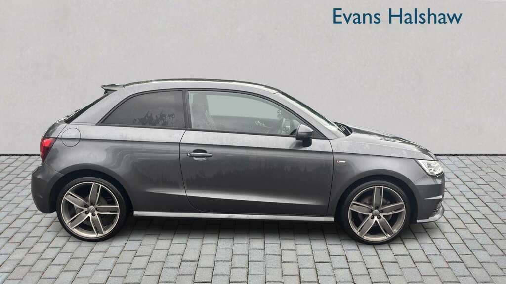 Audi A1 1L Sport Red #6