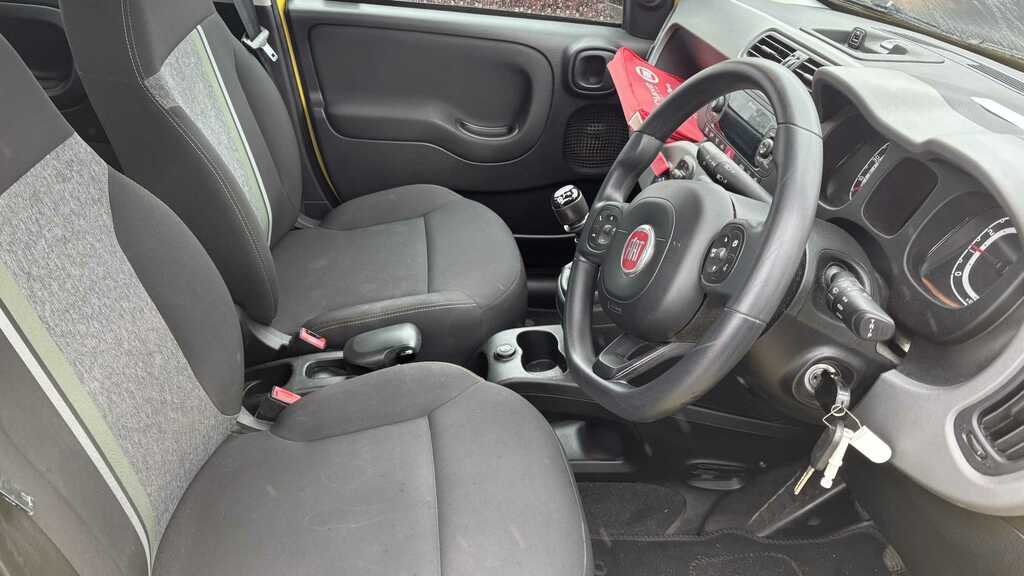 Fiat Panda 1.2 Waze 2018 Yellow #6