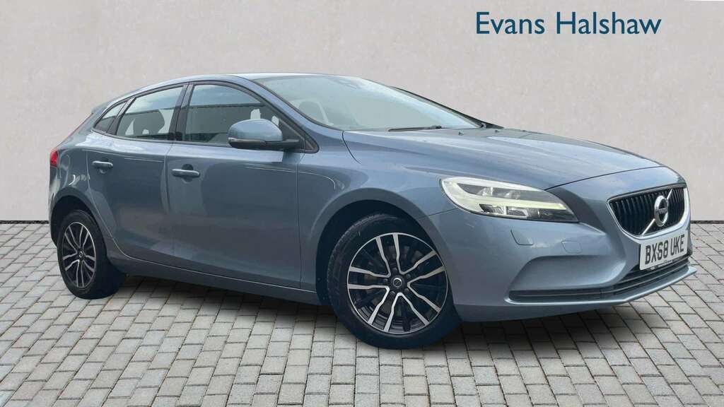 Volvo V40 T2 122 Momentum Nav Plus Geartronic 2018 Blue