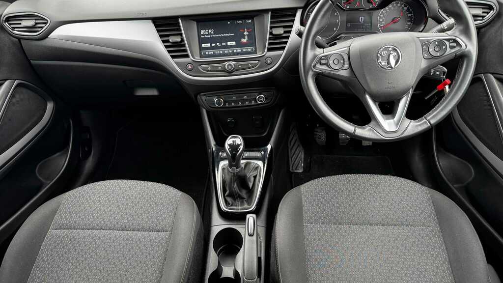 Vauxhall Crossland Hatchback #10