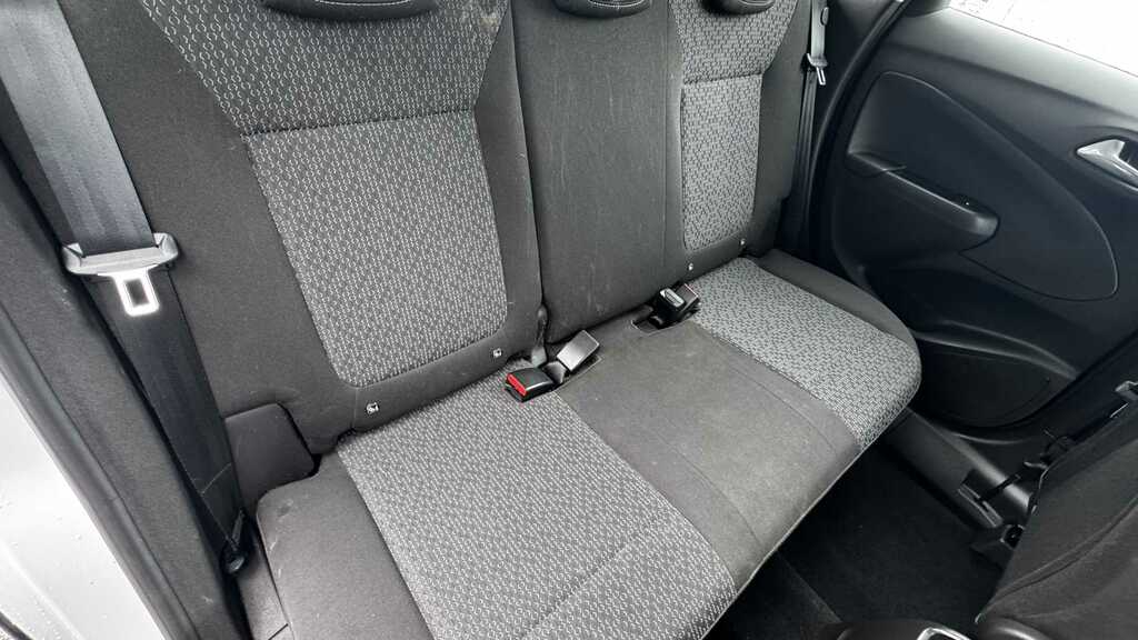 Vauxhall Crossland Hatchback #9