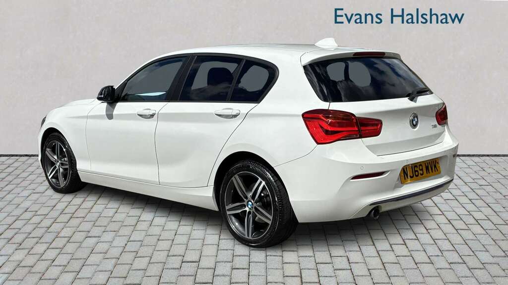 BMW 1 Series 118I 1.5 Sport Navservotronic 2019 White #4
