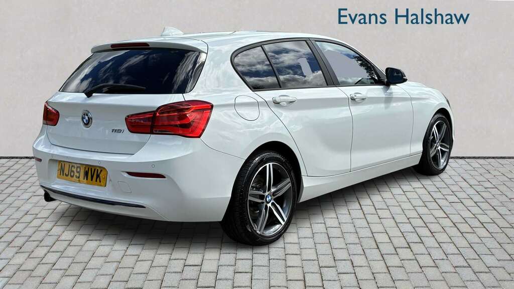 BMW 1 Series 118I 1.5 Sport Navservotronic 2019 White #5