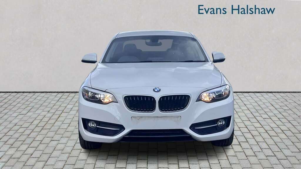 BMW 2 Series 218I Sport Nav 2016 White #3