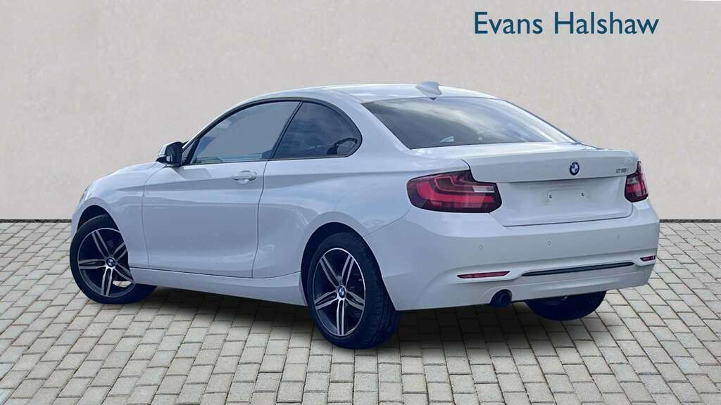 BMW 2 Series 218I Sport Nav 2016 White #2