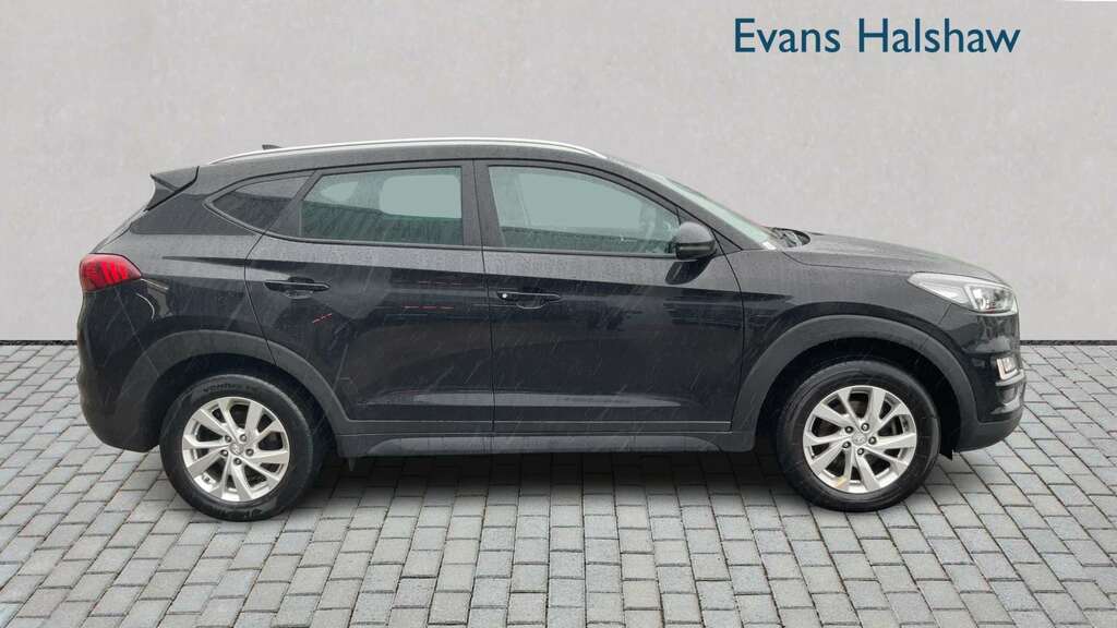 Hyundai Tucson 1.6 Gdi Se Nav 2Wd 2019 OY69NJK Black #3