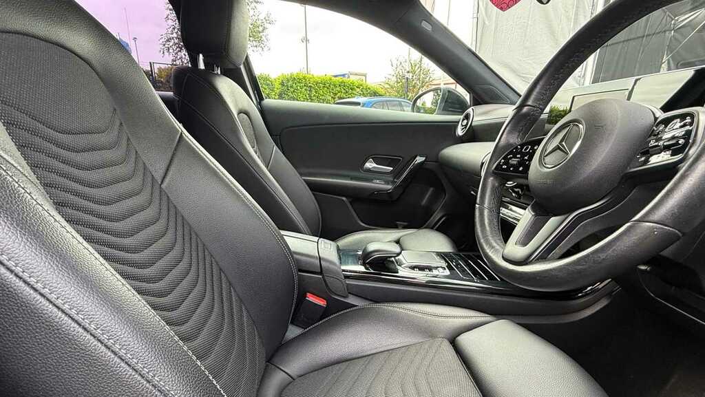 Mercedes-Benz A Class A180 Se 2018 KV68AEA Black #3