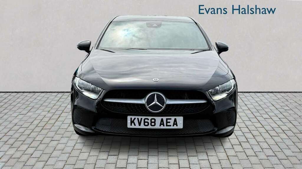 Mercedes-Benz A Class A180 Se 2018 KV68AEA Black #2