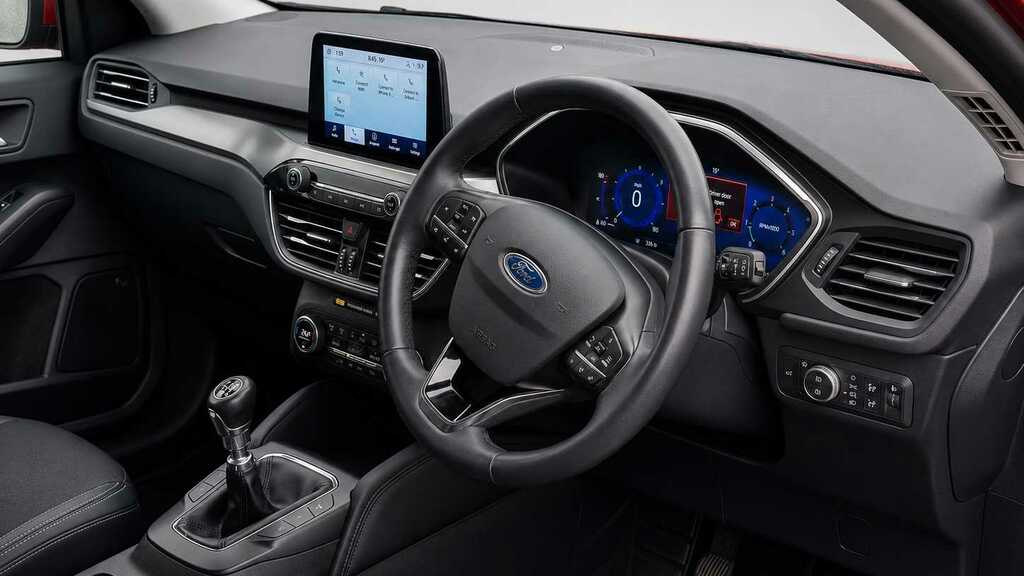 Ford Kuga 1.5 Ecoblue Titanium Edition 2021 MM21TVU Red #4
