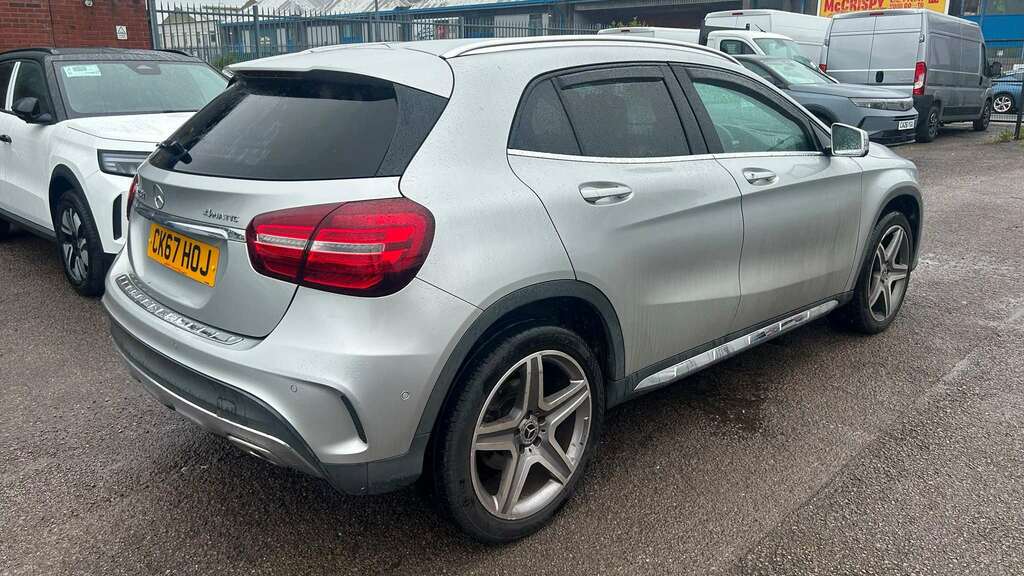 Mercedes-Benz GLA Class 220D 4Matic Amg Line Premium 2017 CK67HOJ Silver #3