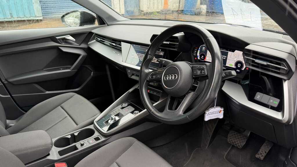 Audi A3 1L Sport Black #3