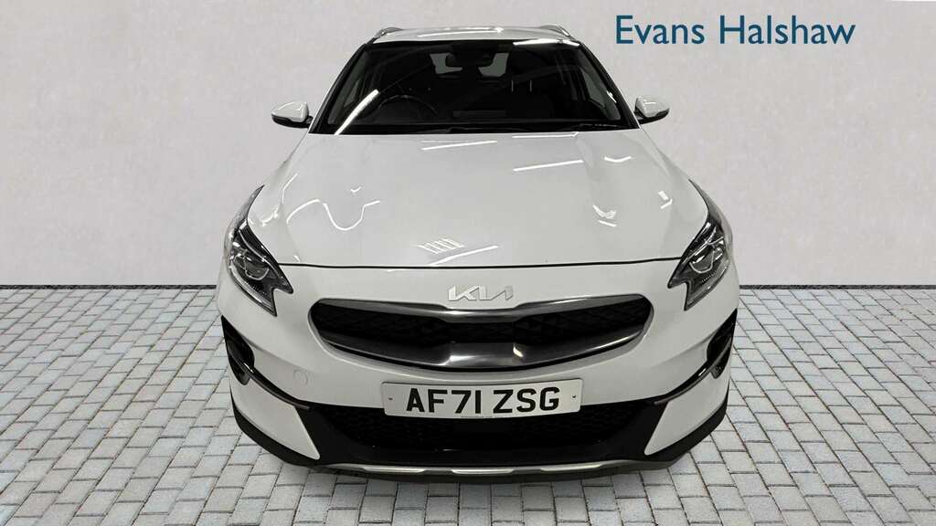 Kia Xceed 1.6 Gdi Phev 3 Dct 2021 White #4