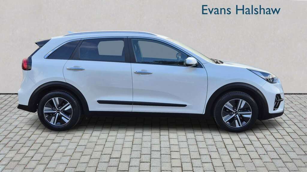 Kia Niro 1.6 Gdi Hybrid 2 Dct 2021 White #4