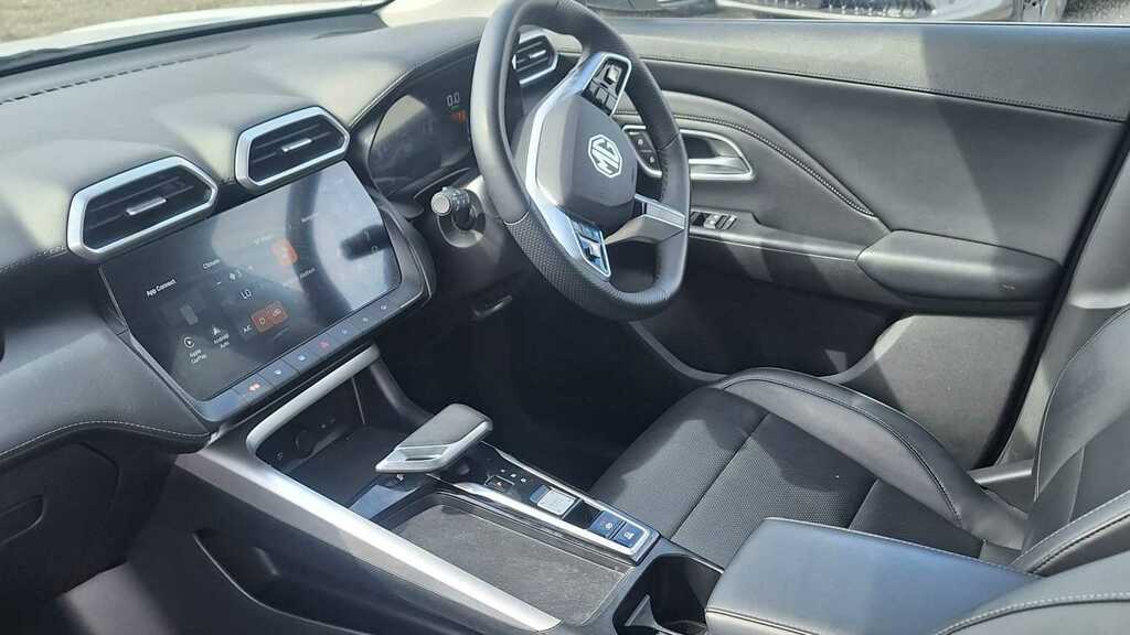 MG ZS 1.5 Hybrid Trophy 2025 White #6