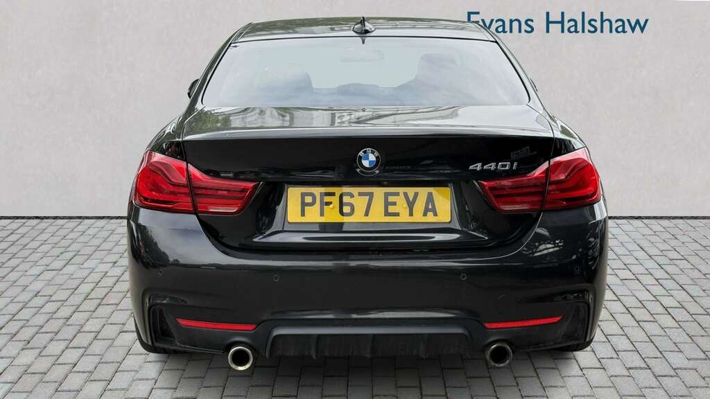 BMW 4 Series 440I M Sport Professional Media 2017 Black #5