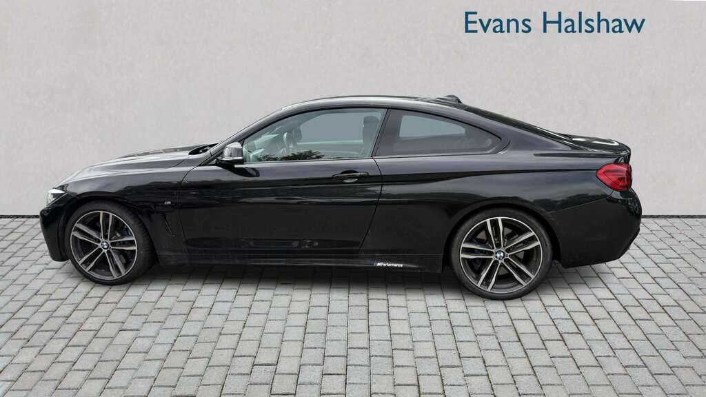 BMW 4 Series 440I M Sport Professional Media 2017 Black #3