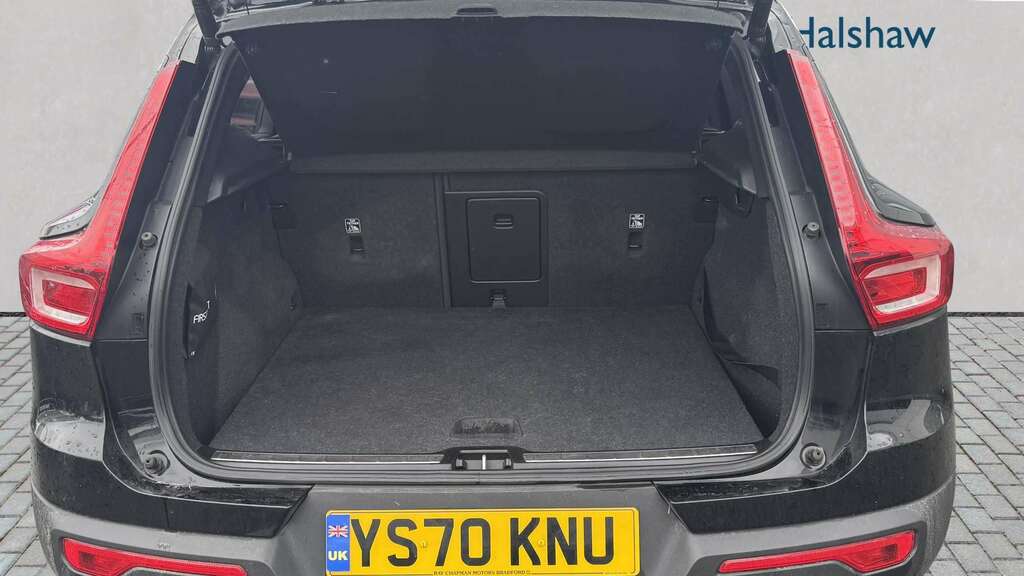 Volvo XC40 2.0 D3 R Design Pro Geartronic 2020 Black #4
