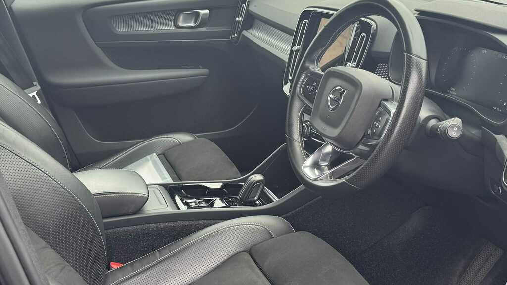 Volvo XC40 2.0 D3 R Design Pro Geartronic 2020 Black #6