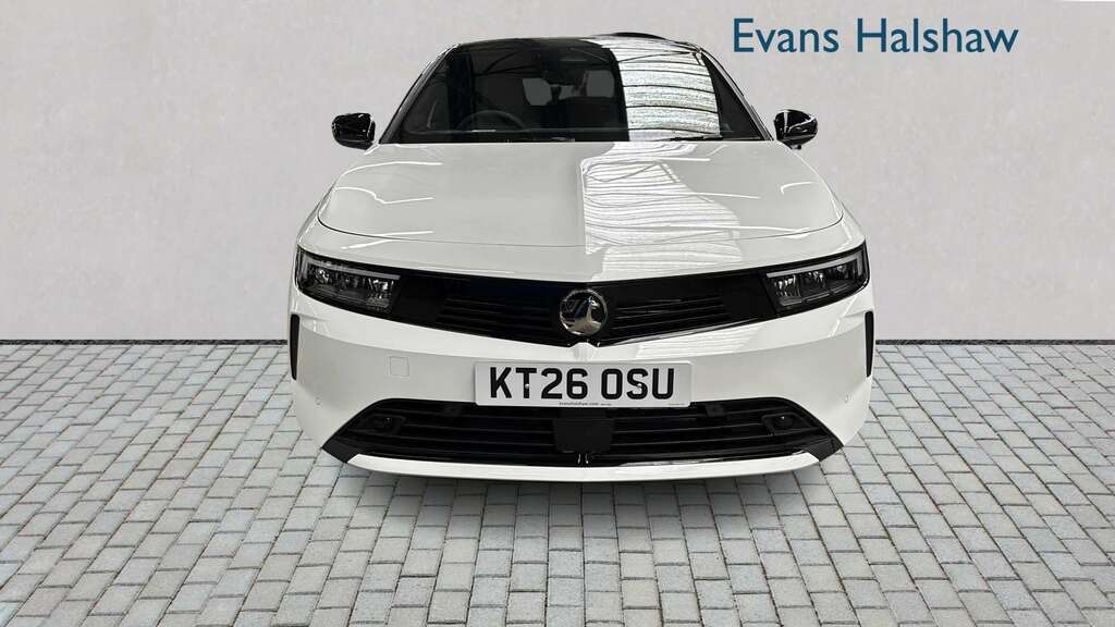 Vauxhall Astra 1.2 Turbo 130 Griffin 2026 White #3