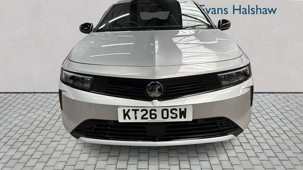 Vauxhall Astra 1.2 Turbo 130 Griffin 2026 White #3