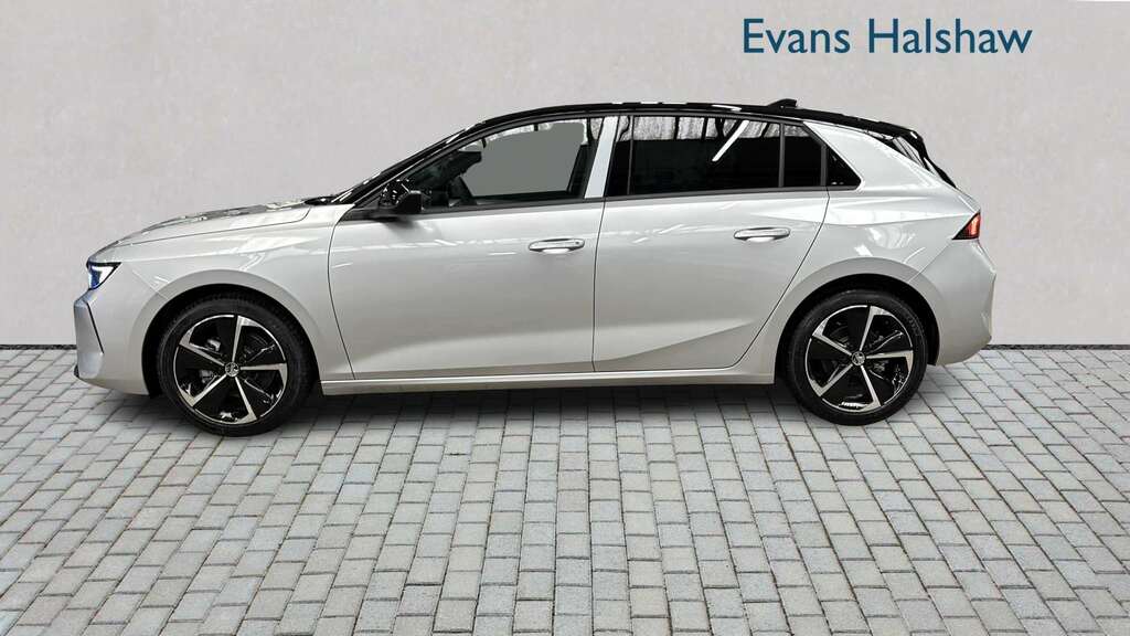 Vauxhall Astra 1.2 Turbo 130 Griffin 2026 White #2