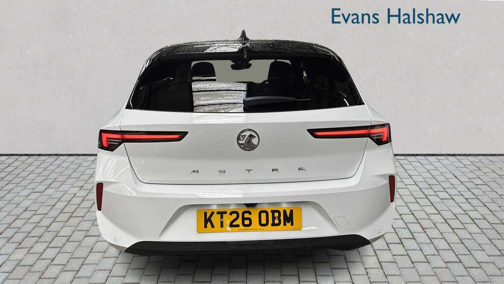 Vauxhall Astra 1.2 Turbo 130 Griffin 2026 White #4