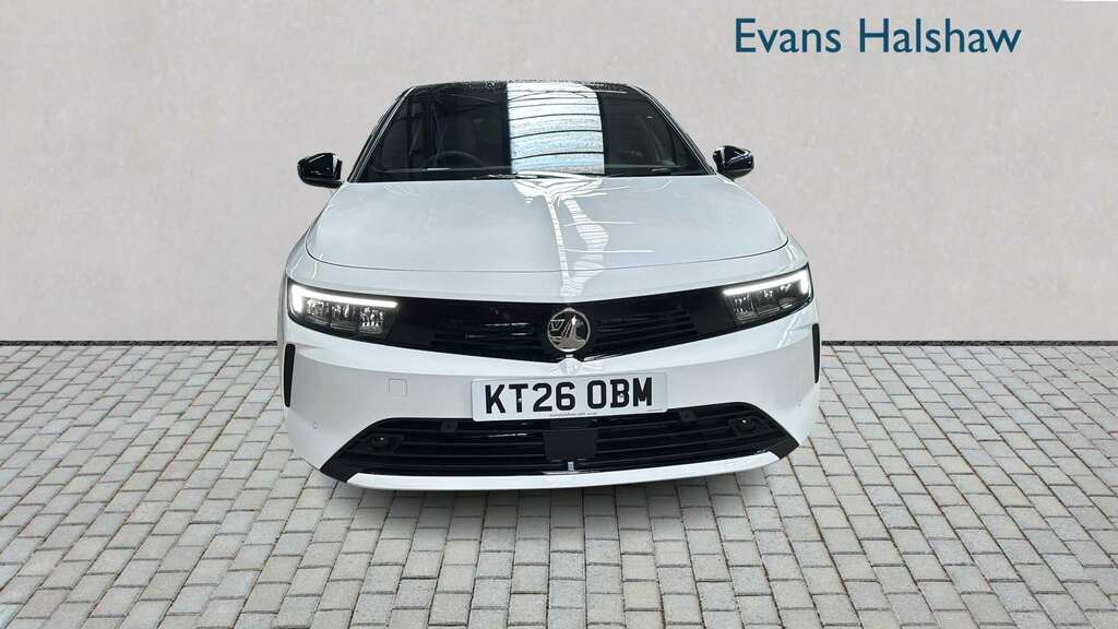 Vauxhall Astra 1.2 Turbo 130 Griffin 2026 White #3